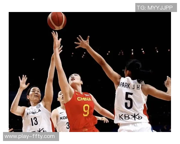 湖人队启程前往凤凰城客场比赛登机照曝光全队士气高涨